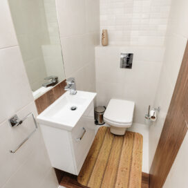 A1 Group - Compact Toilet – High Street Old Town, Edinburgh